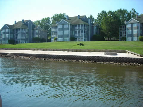 Lake Club condo's or condominiums townhouses on Lake Wylie in Rock Hill SC waterfront Lake Wylie real estate for sale