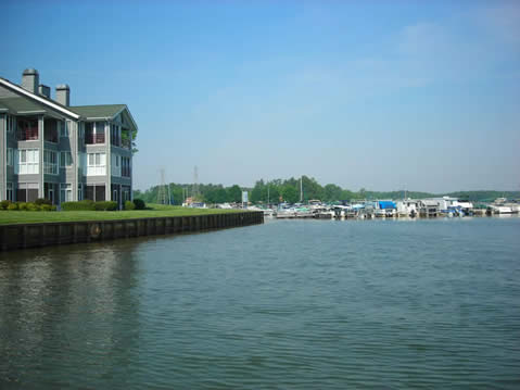 Lake Club condo's or condominiums townhouses on Lake Wylie in Rock Hill SC waterfront Lake Wylie real estate for sale